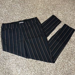 Black and tan striped stretchy ankle pants!